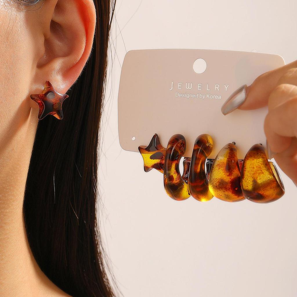 Retro European & American CCB Earring Set: Women's Creative Temperament C-shaped & Leopard Print Earrings