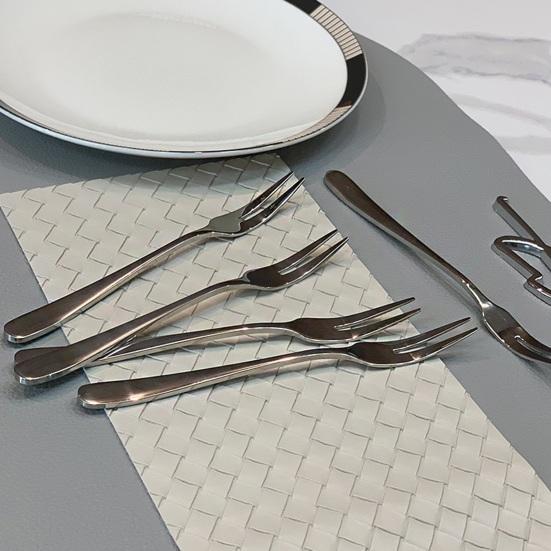 Fruit Fork Double Tine 5.5 Inch Stainless Steel Forks for Fruits Cakes Desserts Snacks Rust-Resistant 304 Food Grade Metal Forks for Party Hotel