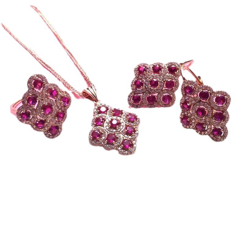 Purple Gold-Plated Rose Gold Inlaid Redstone Pendant Set, Fashionable Foreign Style And Generous Temperament, Colored Gold Collarbone Chain.