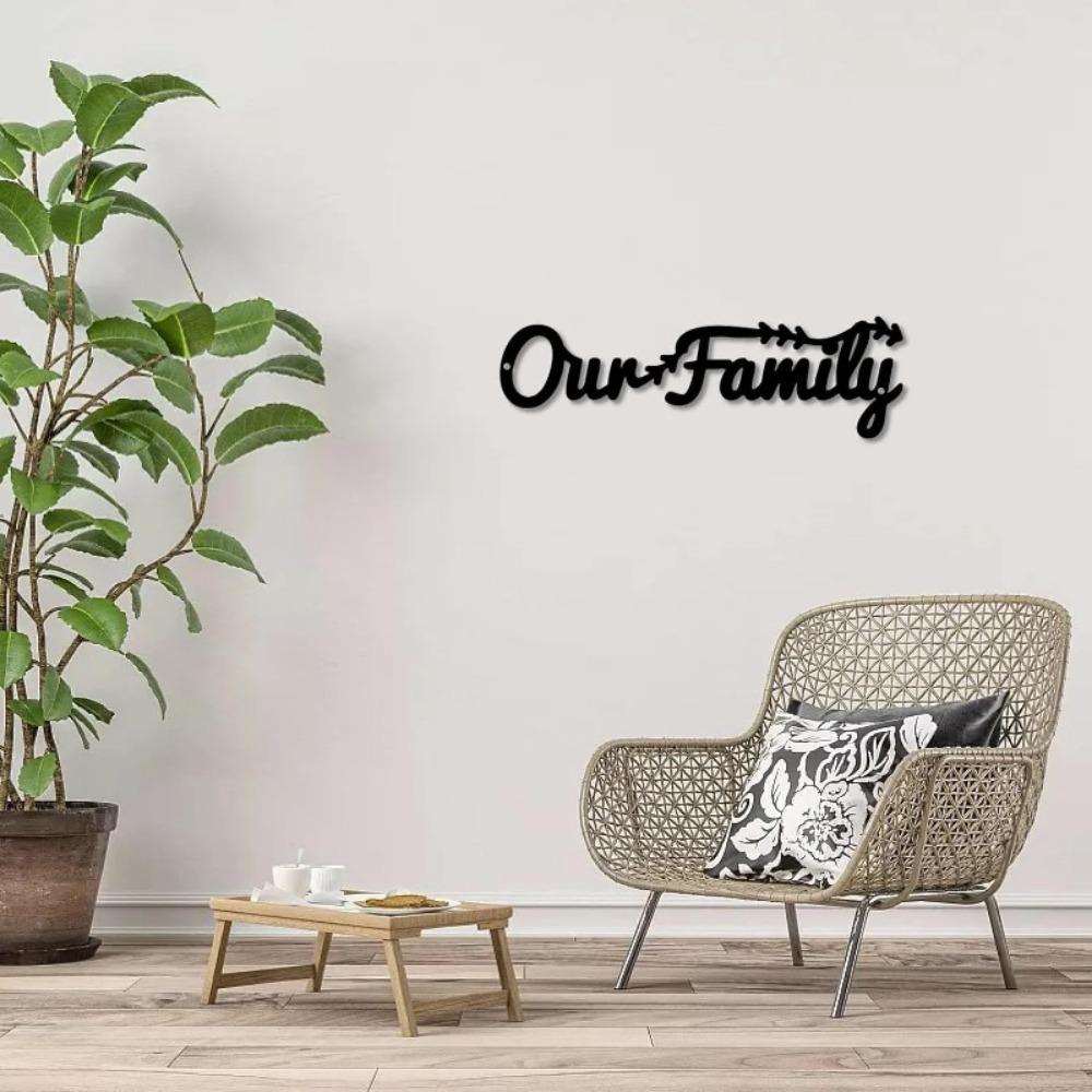 Black Iron Family Word Metal Wall Art Sign, Cursive Sculpture for Balcony Garden Office Hotel Bedroom Housewarming Gift 11.8x3.6 inch