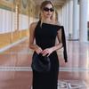 A Fashionable, Elegant, and Form-fitting Single-shoulder, Single-strap, Solid-color Dress with A Sense of Design
