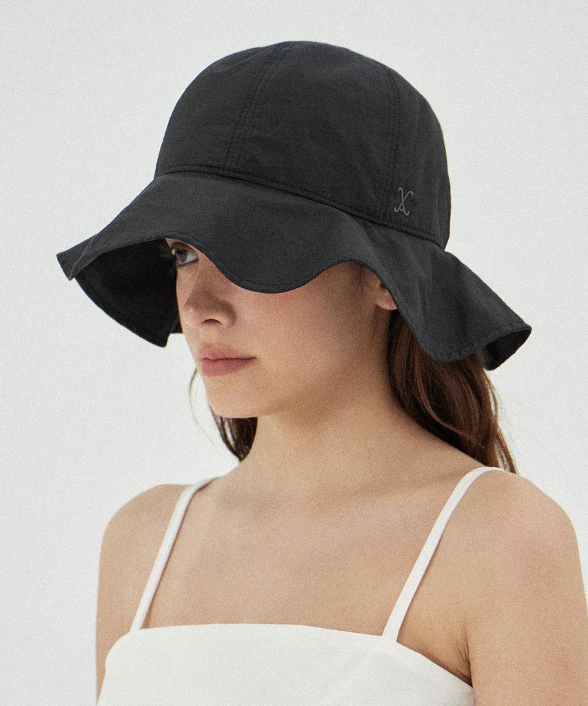 Bajal Va Curved Logo Round Frill Bucket Hat Black