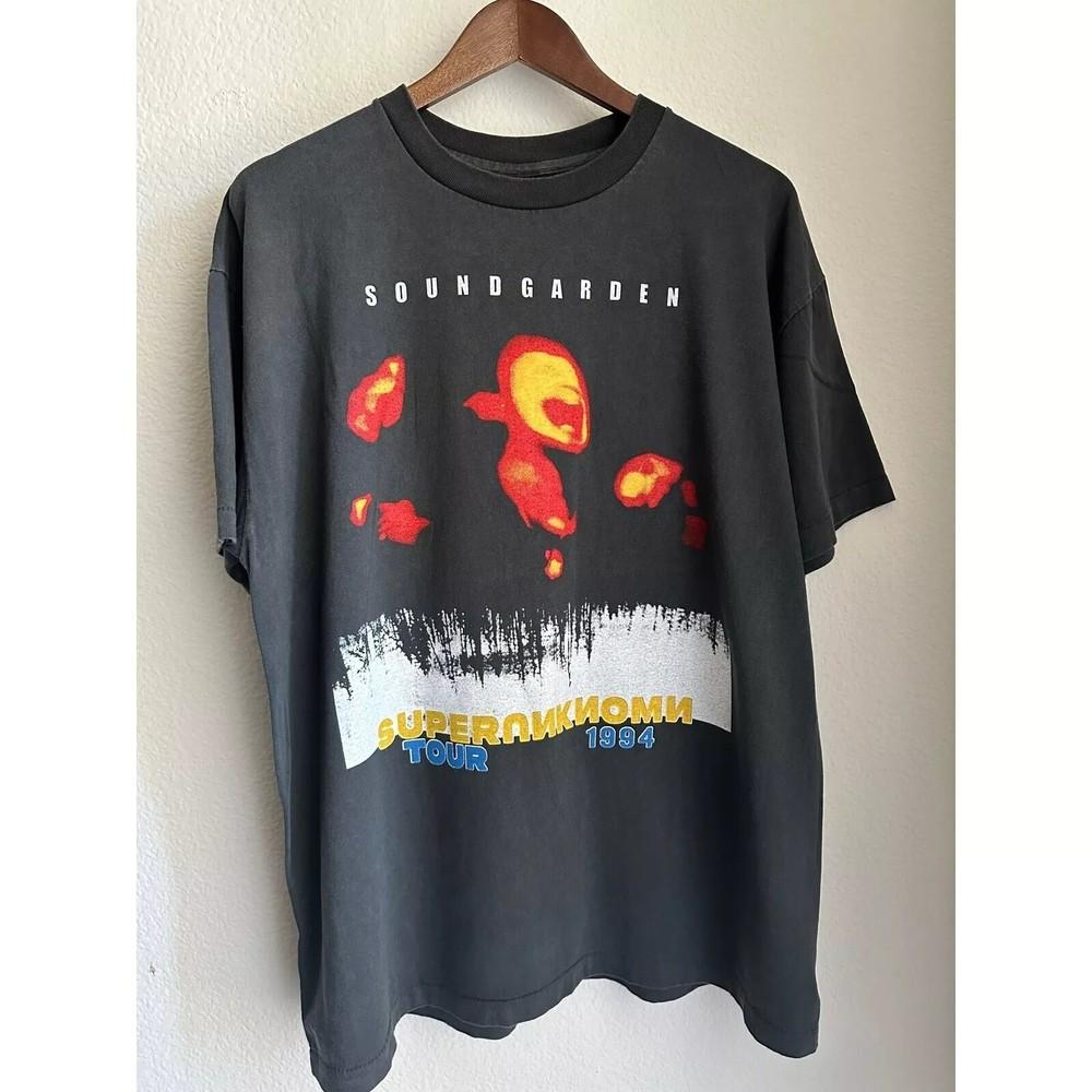 

Soundgarden #034Superunknown Tour#034 1994 Black Unisex Tshirt Reprint S5XL Unisex T-Shirt S