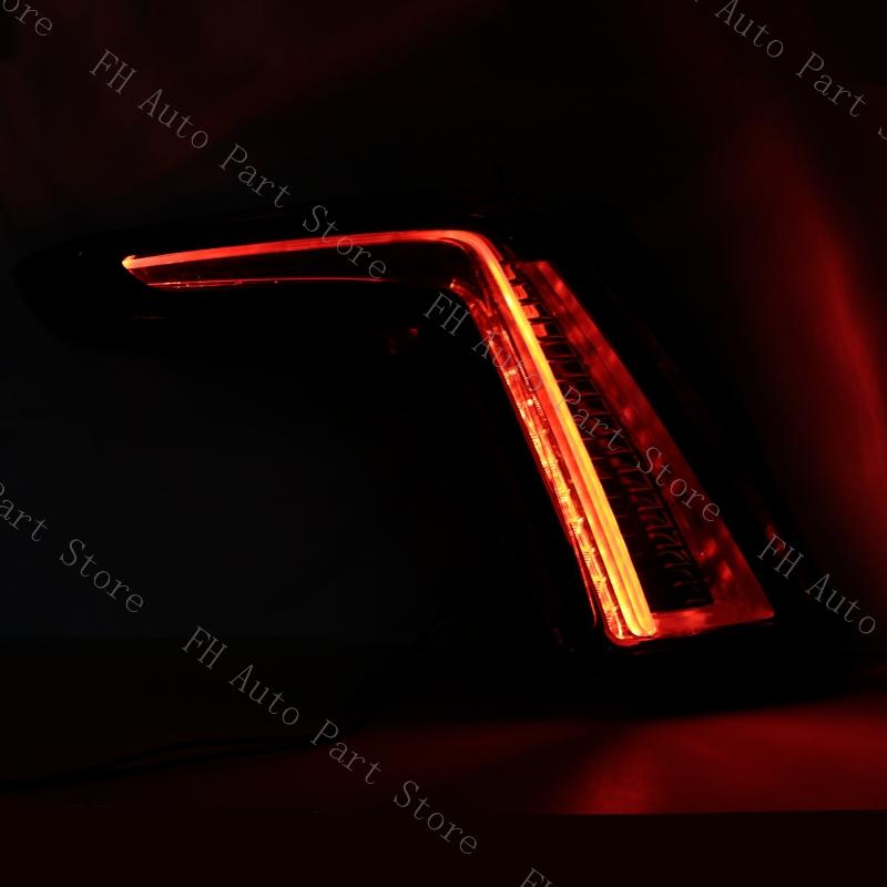 Car Rear Bumper Taillight Taillamp For Cadillac XT5 2020 2025 Tail Lamp Brake Stop Turn Signal Light Rearlamp