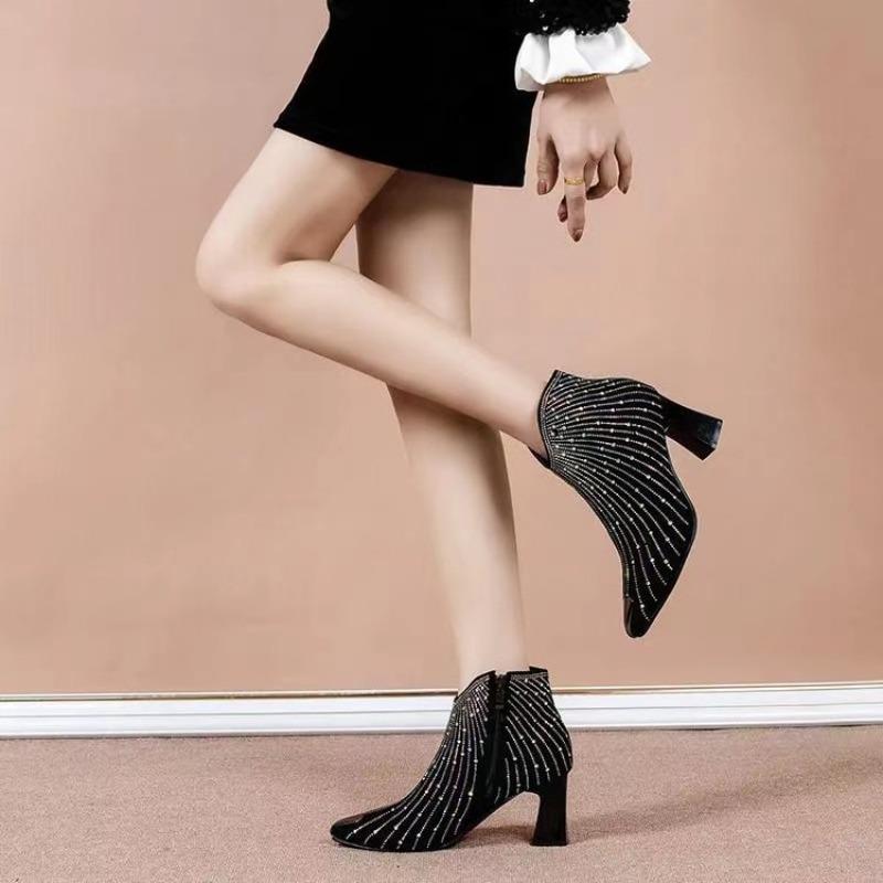 

Новые Универсальные и Стройнящие Женские Туфли с Защитой от Ударов и Боковыми Молниями для Модных Сапог 40 чёрный