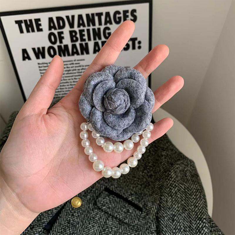 Multicolor Camellia Brooch Women Retro White Black Red Pink Wool Scarf Buckle Girls Pearl Brooches Elegant Jewelry Accessories