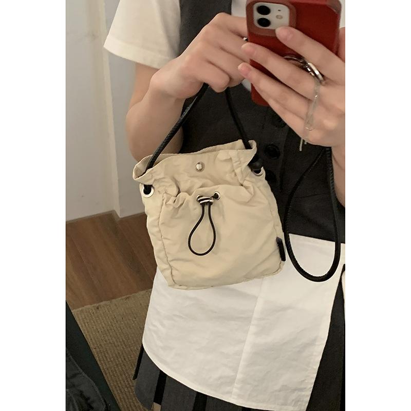 

Niche casual canvas women s bag 2025 new fashion small square bag versatile simple crossbody bag small bag бежевый