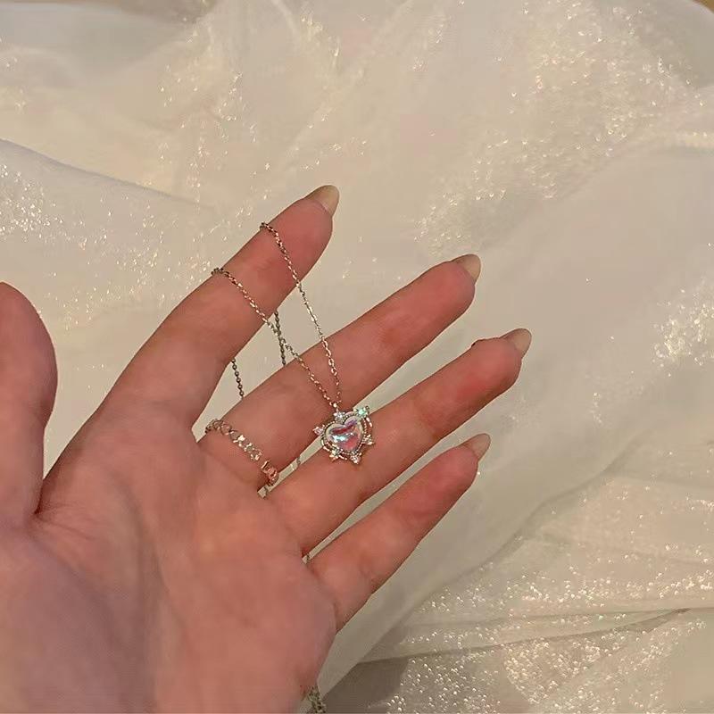 

Летнее нишевое легкое роскошное женское ожерелье «волшебная любовь», модная цепочка на ключицу в форме сладкого персикового сердца, универсальное ожерелье