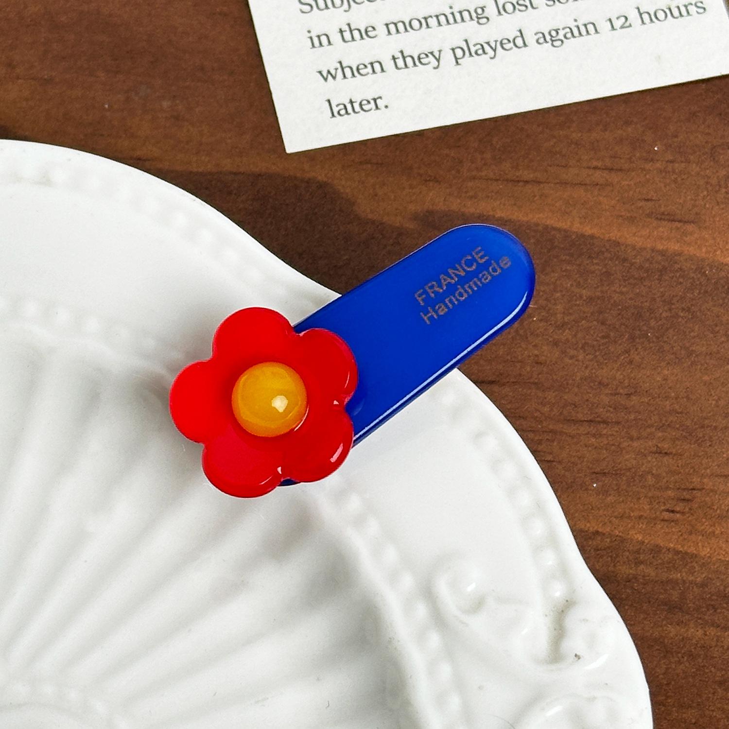 

Handcrafted Unique Floral Duckbill Hair Clip Featuring Vibrant Combinations Color Blue Red