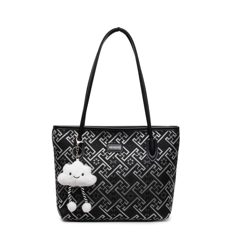 New fashionable large-capacity portable tote bag women's new sweet and exquisite commuter shoulder armpit bag