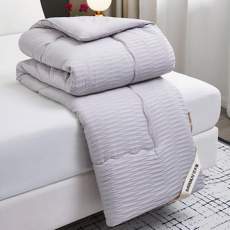 Batennu Classic Striped All-Season Quilt