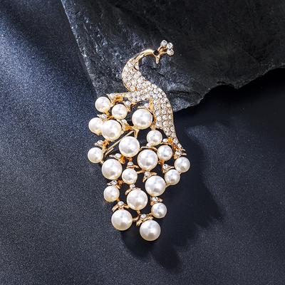 High-End Pearl Floral Suit Brooch For Women Versatile Clothing Accessory Pin