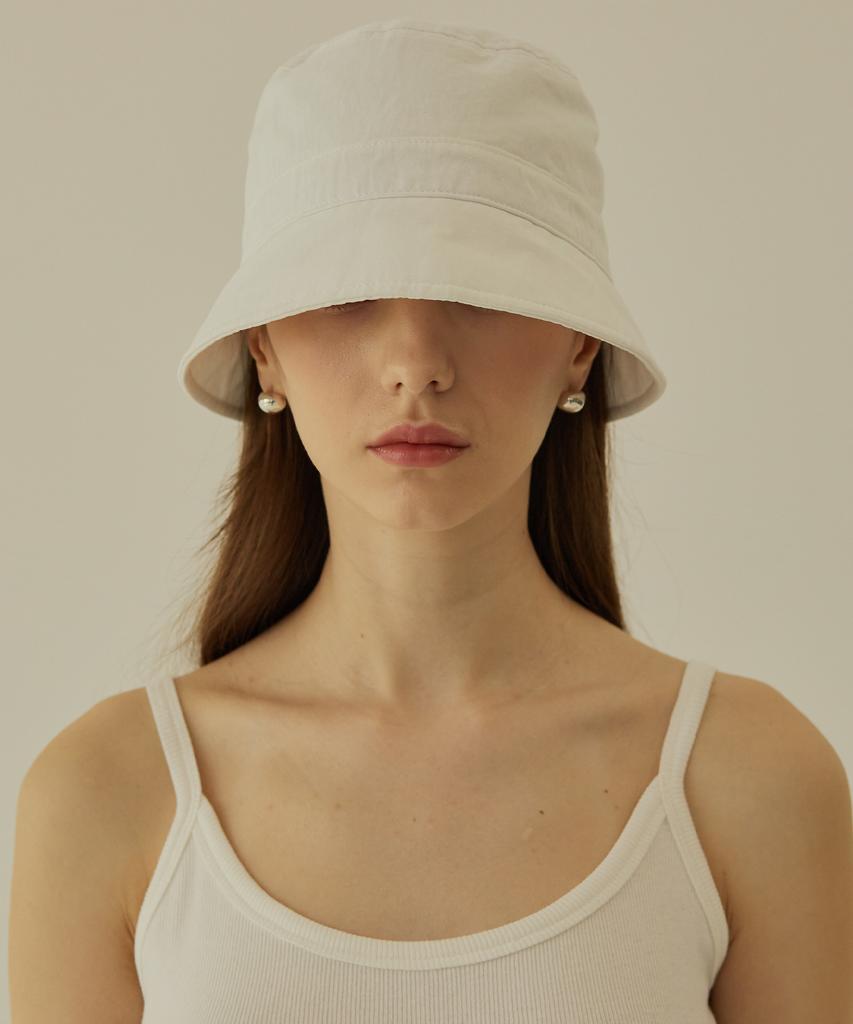 Manggomaenipeullijeu Basic Bucket Hat