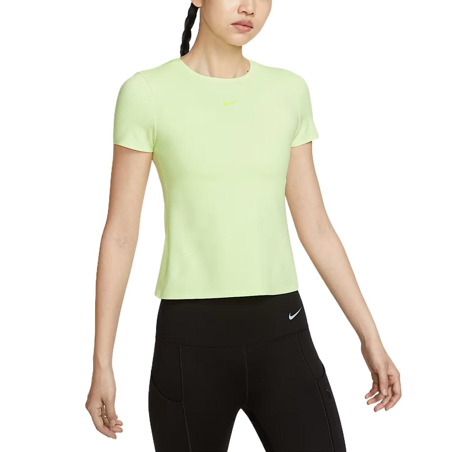 

Nike Form Women s Short Sleeve Top HQ8080-701 L