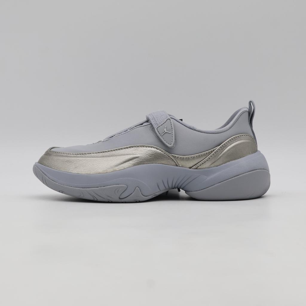IB8597-002 Nike Jordan Pointe "Metallic Silver/Smoke Grey" (Women's)