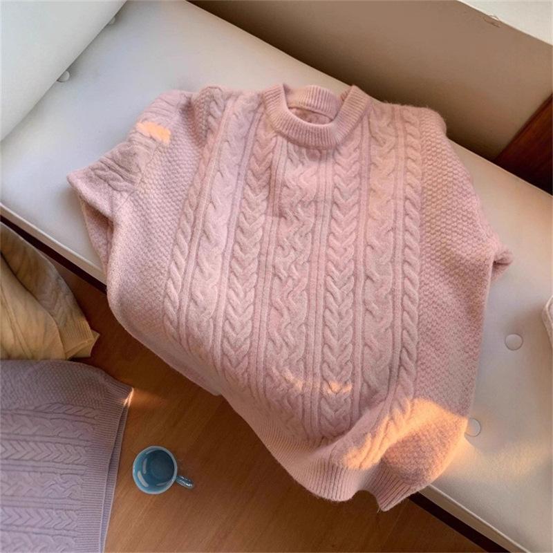 A Gentle Round-neck Braided Pullover Sweater for Women, A New Loose and Soft Knitted Top for Autumn and Winter