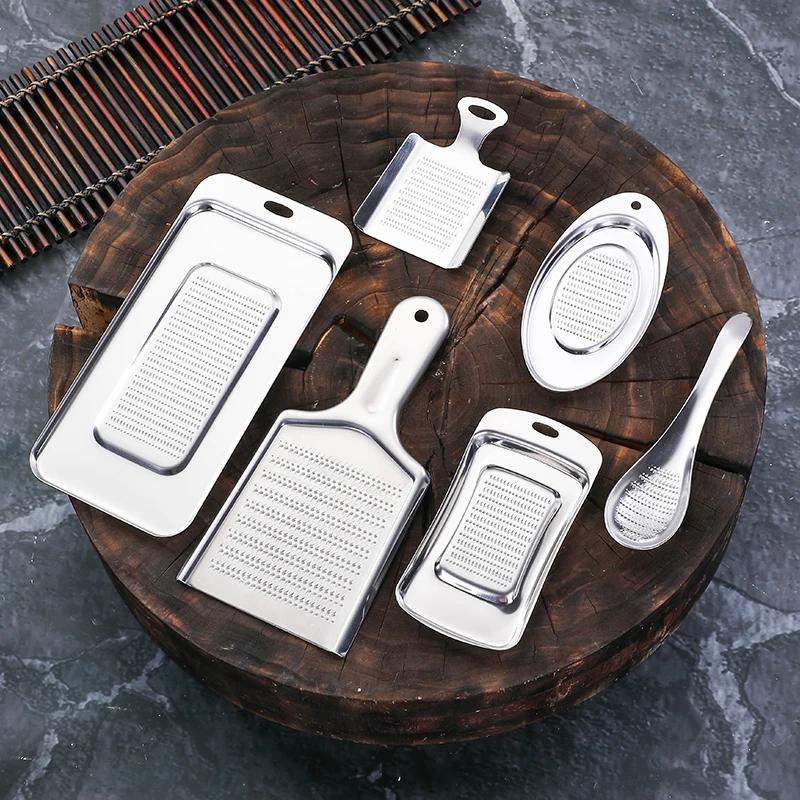 Silver Ginger Grater Wasabi Grater Crusher Stainless Steel Garlic Grinder Kitchen Fruit Root Vegetables Ginger Grinding Tool