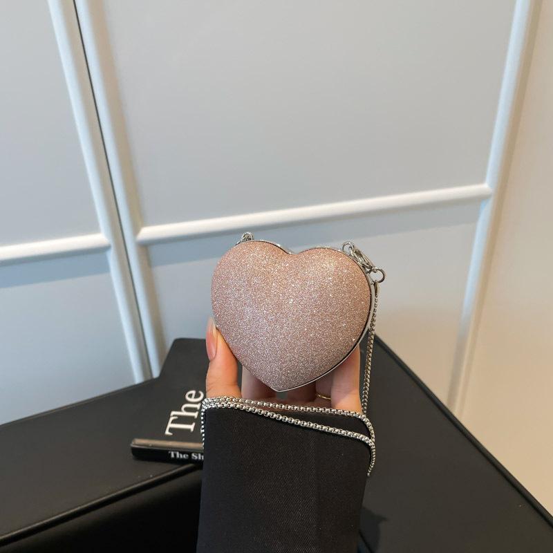 Summer new shoulder heart bag niche chain portable messenger bag fashion dinner bag women's chain bag