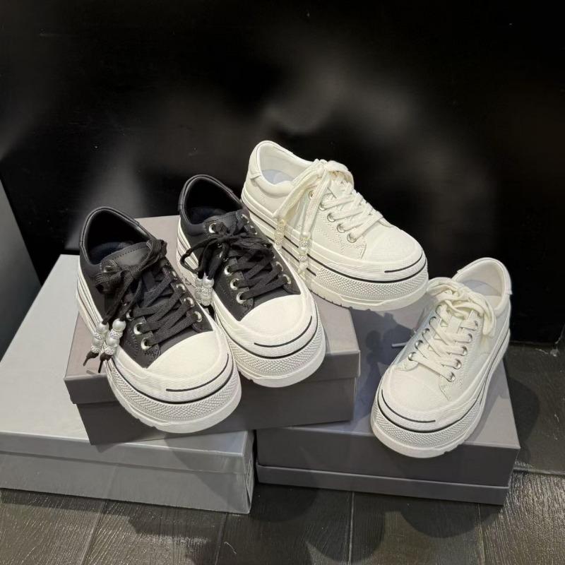 New thick-soled muffin shoes, leather little white shoes, heightening biscuit shoes, women's board shoes