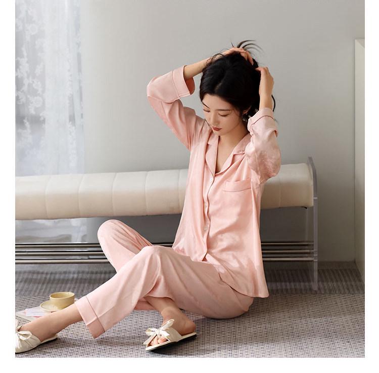 Women's Ice Silk Pajama Set: Spring & Autumn Long Sleeve, Light Luxury Style, Suitable for Indoor & Outdoor Wear.