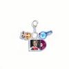 BTS Portachiavi Stile Disco in Vinile, con una Persona Reale, un Personaggio dei Cartoni Animati e un Bastoncino Luminoso – Un Accessorio in Tre Pezzi per Merchandising di Celebrità.