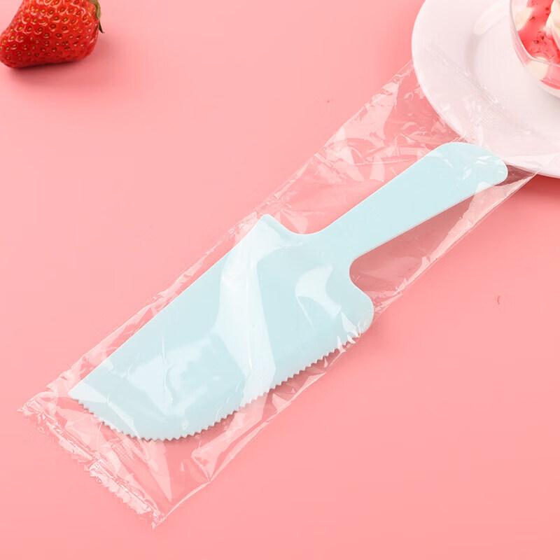 Thickened Disposable Serrated Cake Knife