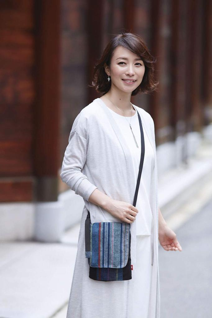 Cogit Japanese Kurume Navy Blue Vertical 16 x 24cm Pochette, Weave, Stripes,