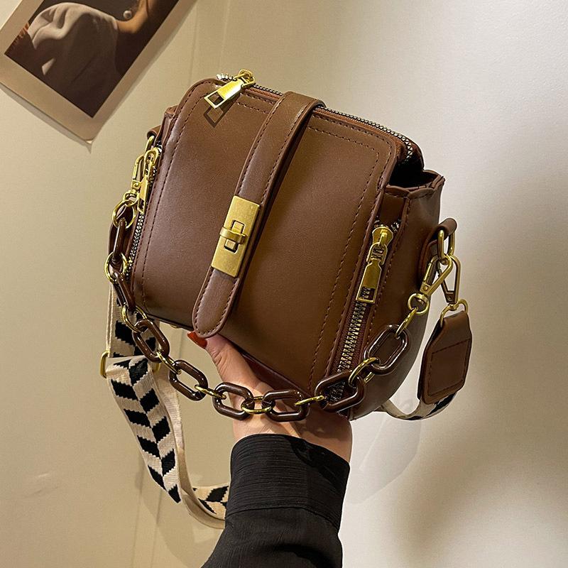 Retro Style Bag Popular Bag Women 2025 New Versatile Portable Bucket Bag Premium Texture Shoulder Messenger Bag