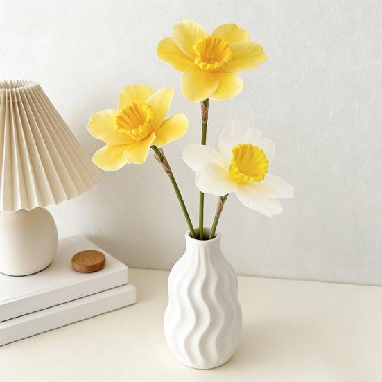 Artificial Daffodil Flowers 15 Inch Length Fake Silk Narcissus Flower Yellow White Faux Flower Bouquet for Floral Arrangement Spring Home
