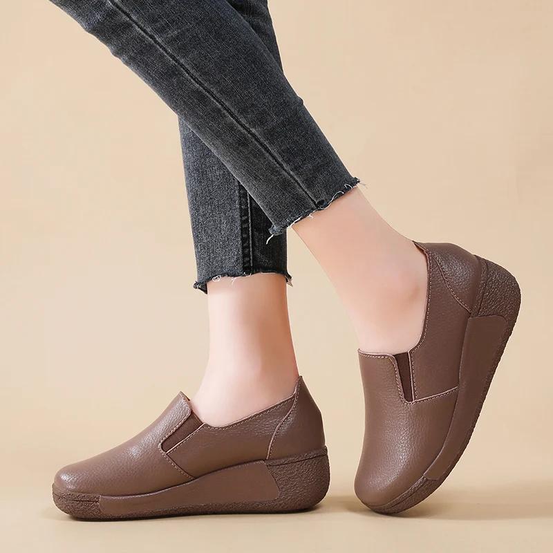 Leather Ladies Loafers Autumn Women's Shoes Platform Flats Sneakers Female Moccasins Shoe Women Slip On Shoes Black Soft Casual