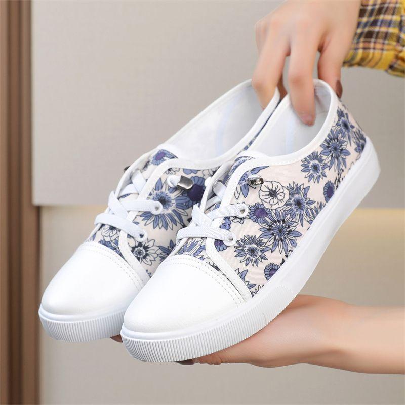 Summer New Canvas Shoes for Women Breathable Fashionable and Casual Student Sports Board Shoes