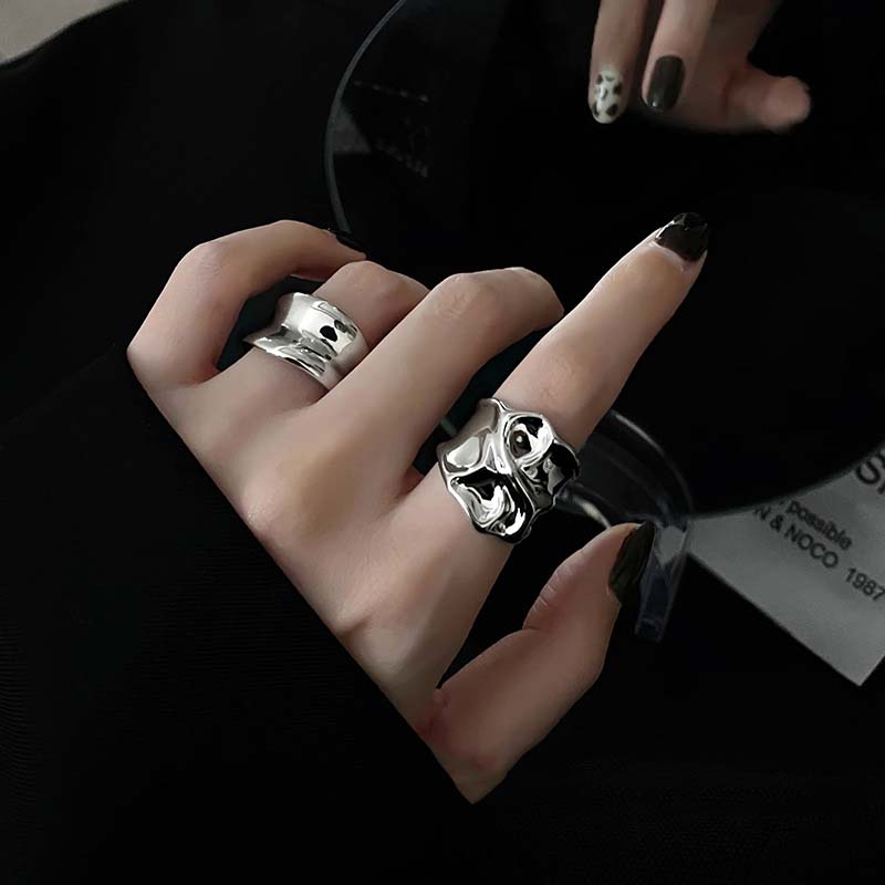 Gothic Irregular Bright Face Wide Edge Rings for Women New Fashion Creative Hollow Geometric Pleated Ring Party Jewelry