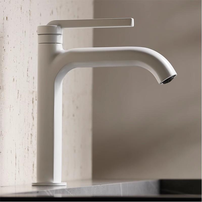 Basin Faucet Brush gold Solid Brass Sink Mixer Tap Hot and Cold Single Lever Decked Basin Lavtory Faucet Black Chrome