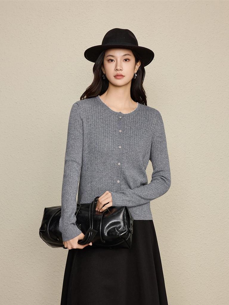 2026 Autumn Retro Cable Knit Wool Sweater with Beaded Diamond Buttons