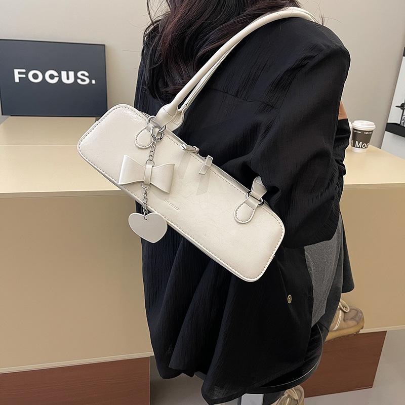 Premium texture French niche bag women's 2025 new trendy and popular versatile single shoulder can also be used, foreign style baguette bag