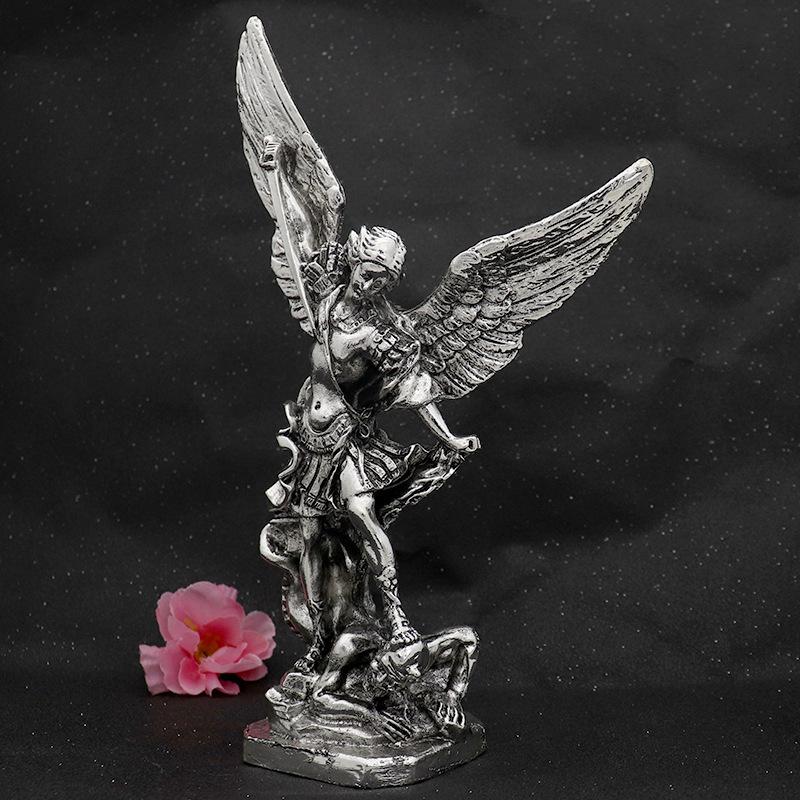 

Saint Michael Angel Statue Bronze Finish Retro Resin Archangel Figurine Religious Home Decor Office Desktop Decoration срібний