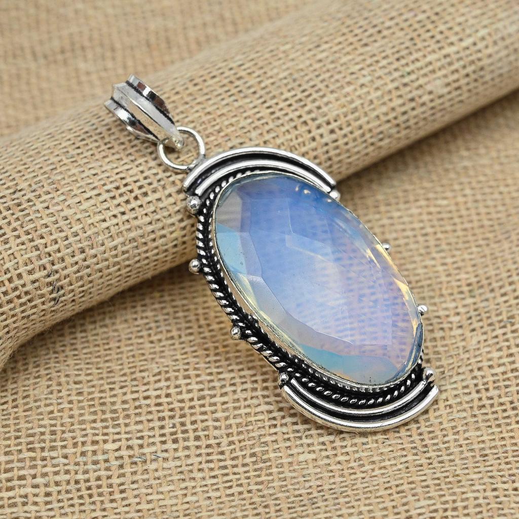 Fantastic Opal Lăptos Fațetat 925 Bijuterii lucrate manual pentru femei pandantiv