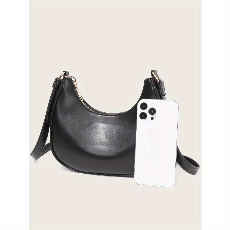 New Fashionable And Simple Crescent-Shaped Bright Surface Shoulder Bag, With A Distinctive Texture And Classic Look That's Suitable
