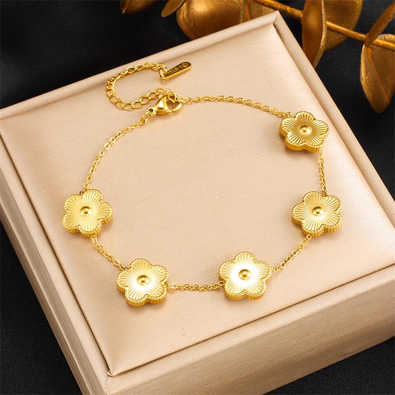 Gold Flower Charm Bracelet, Dainty 18K Gold Plated Wrist Chain for Women Everyday Jewelry Gift