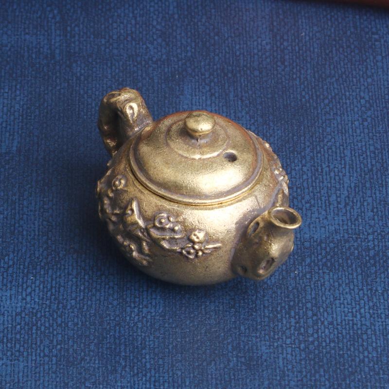 Brass Distressed Pot With Eyebrows Creative Desktop Decoration NAFU Antique Collectible Artsy Object Tea Ornaments Copper Wa