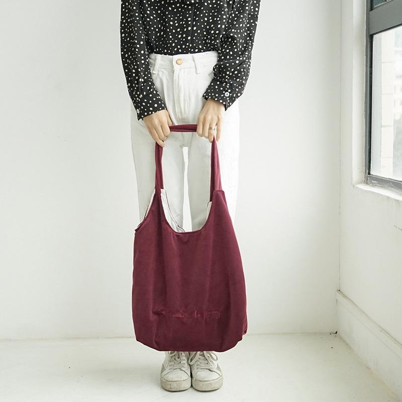 Модная женская бархатная вышитая сумка для девочек корейская литературная сумочка красный 1347₽