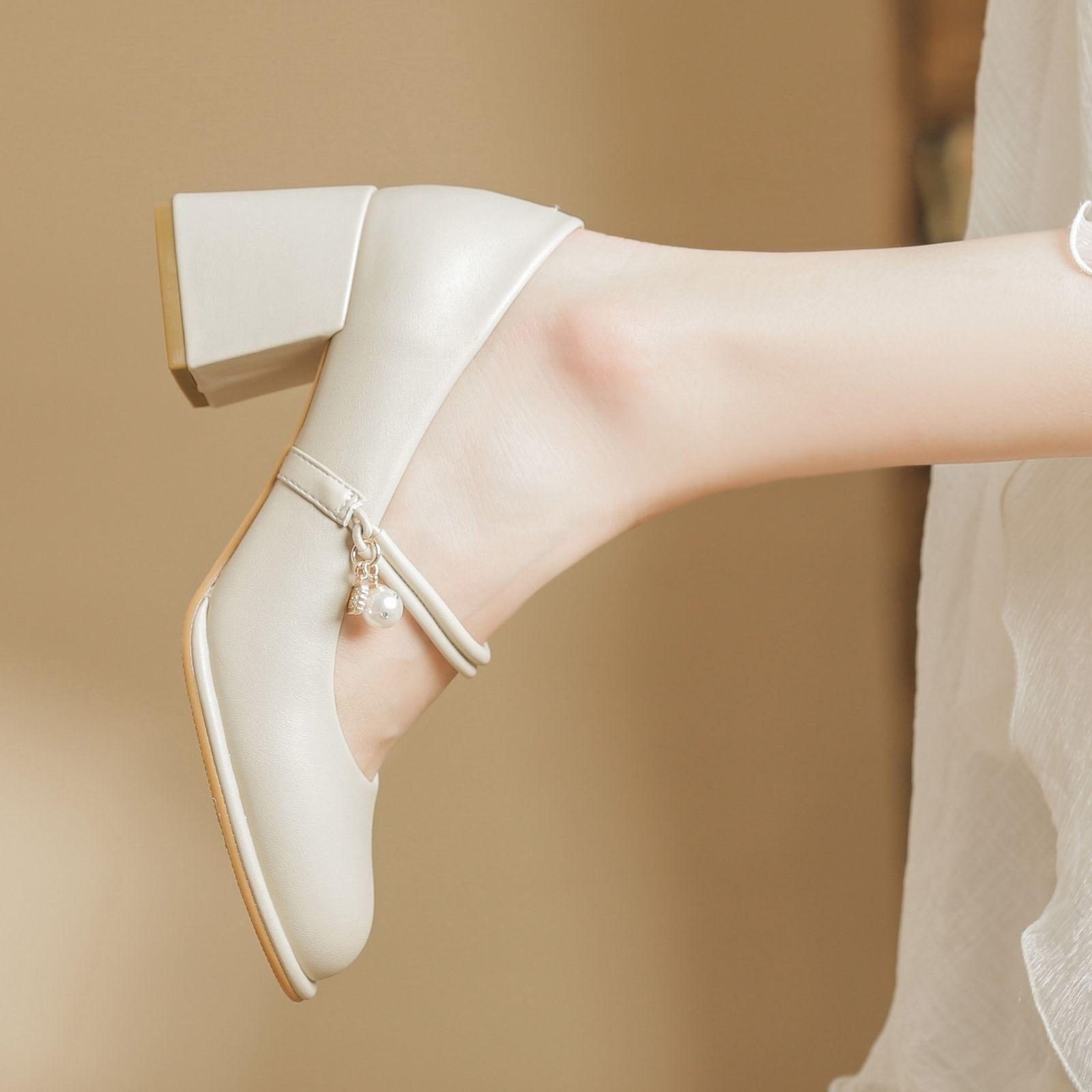 

Туфли Мэри Джейн женские осенние новые фея слово на толстом каблуке высоком каблуке 40 абрикосовый