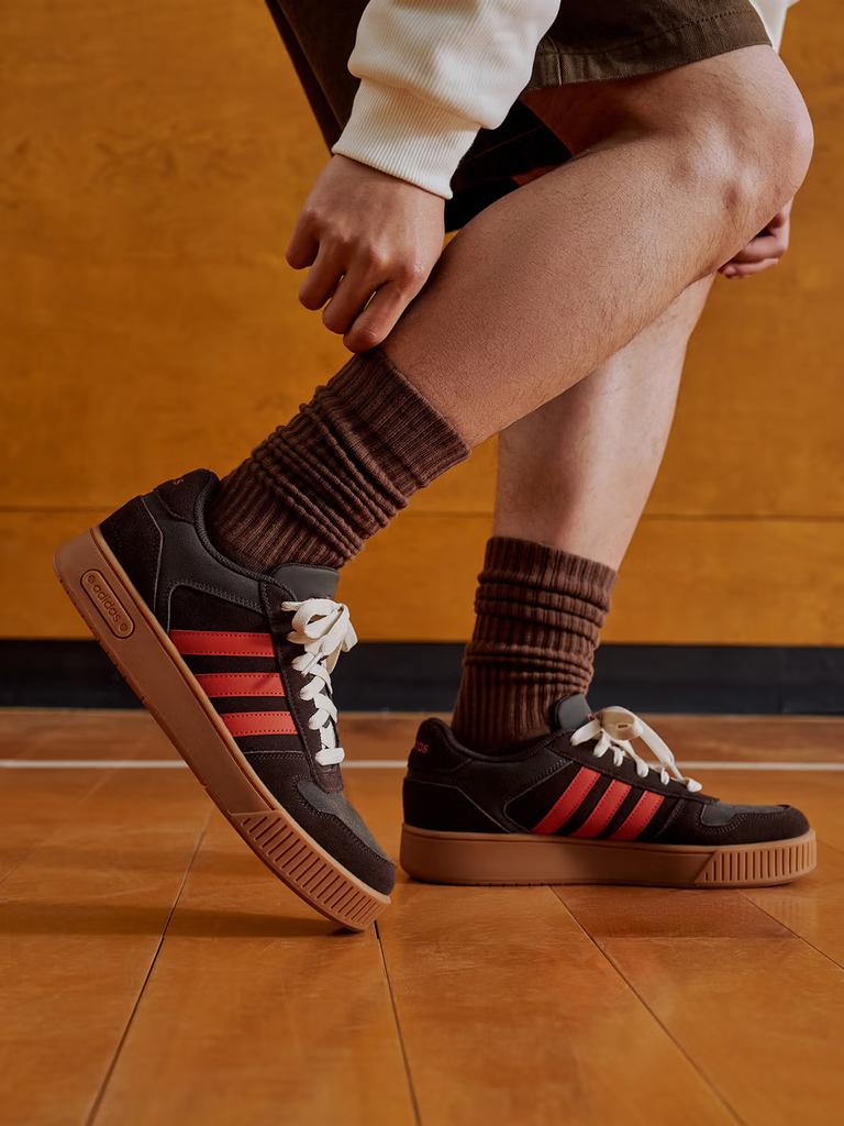 Adidas "Small Teeth" D-PAD CLASSIC Basketball Sneakers for Men and Women Model Number JP8234