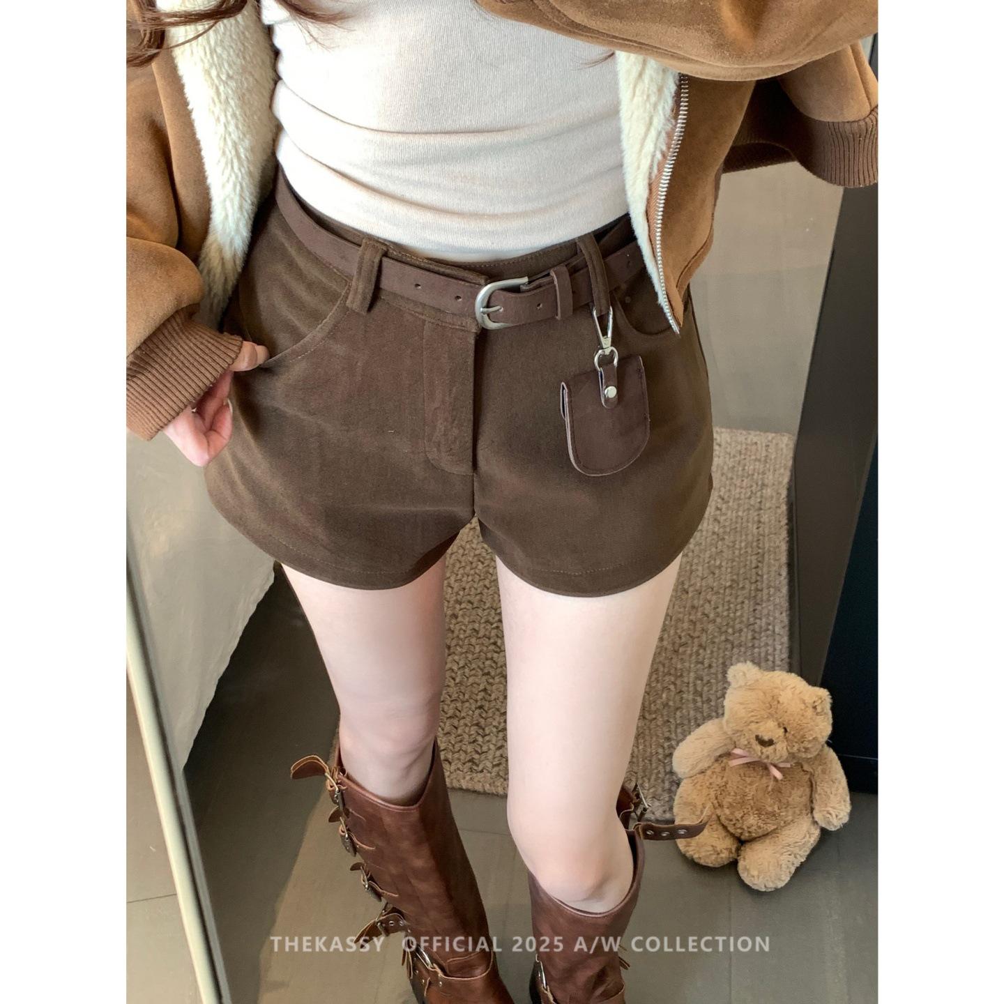 

Plus-Size High-Waisted Brown Woolen Shorts for Women - Thick, Slim-Fit, Bootcut, Three-Quarter Length, Korean Style, Perfect for Autumn and Winter S