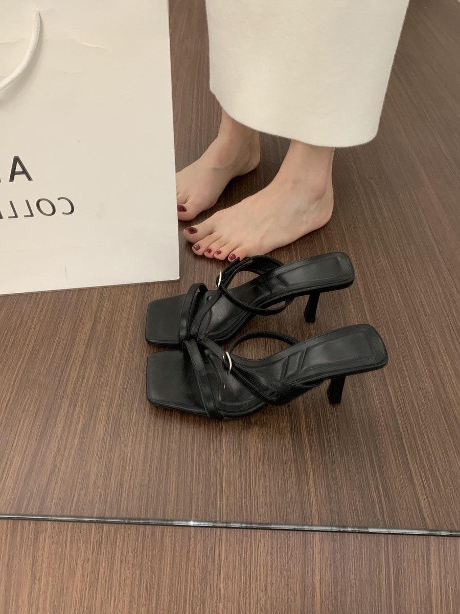 

Fairy style beige square head open-toed slippers women s summer wear 2025 new thin heel 7cm high heel sandals 35 чёрный