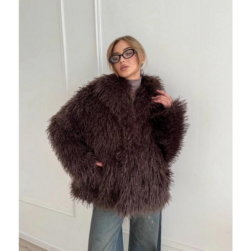 Cappotto Invernale Oversize da Donna in Ecopelliccia Bianca Soffice e Caldo