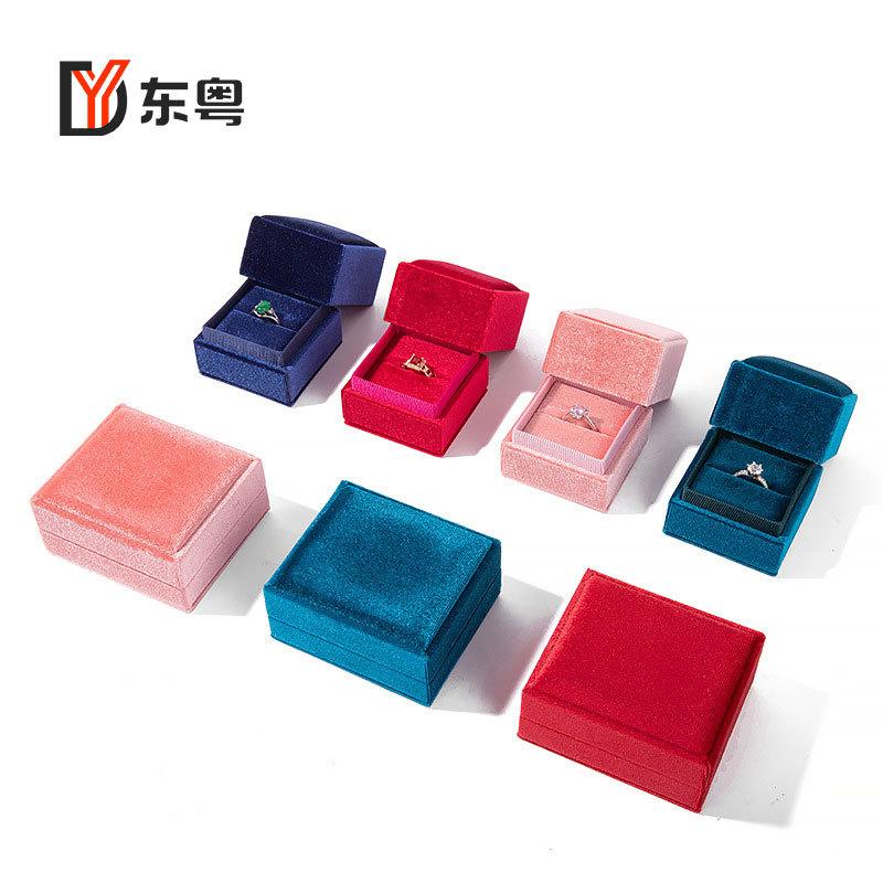 Retro hexagonal flannel jewelry box, exquisite velvet necklace box, heaven and earth cover ring box, jewelry storage box, jewelry box.