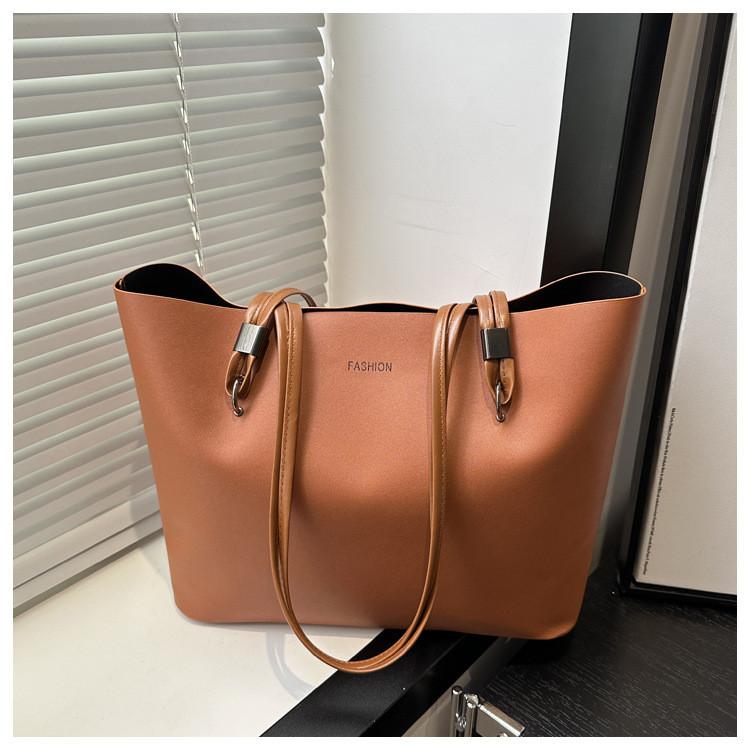 Street Style Large Capacity Pu Tote Bag With Zipper Closure For Casual Everyday Use