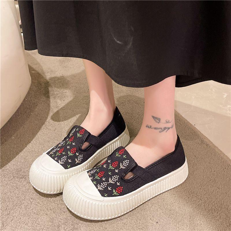 Casual Ladies Footwear Spring Autumn 2025 New Light Daily Routine Designer Comfortable Embroidery Slip On Women's Canvas Shoes