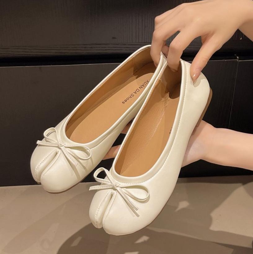 Fashion 2025 Japanese Style Tabi Ninja Shoes Women Retro Suede Flats Split Hoof Toe Boat Shoes Femme Mary Jeans Mocasines Ballerina Shoe